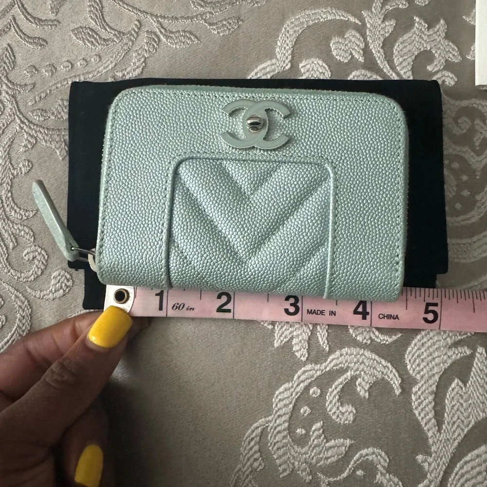 CHANEL Light Blue Leather Zipped Coin Purse (New in Box)